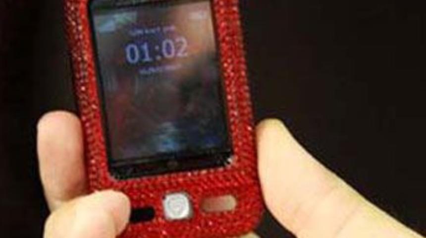 En k&uuml;&ccedil;&uuml;k dokunmatik telefon