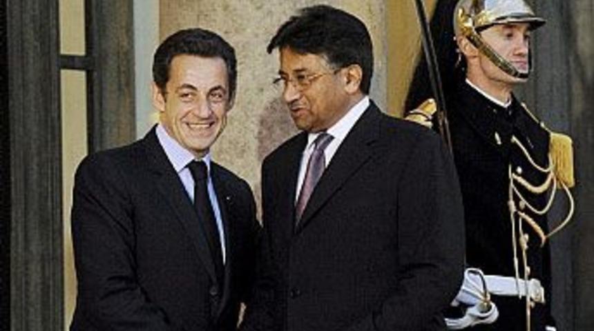 Pervez M&uuml;şerref istifa edeceğini a&ccedil;ıkladı