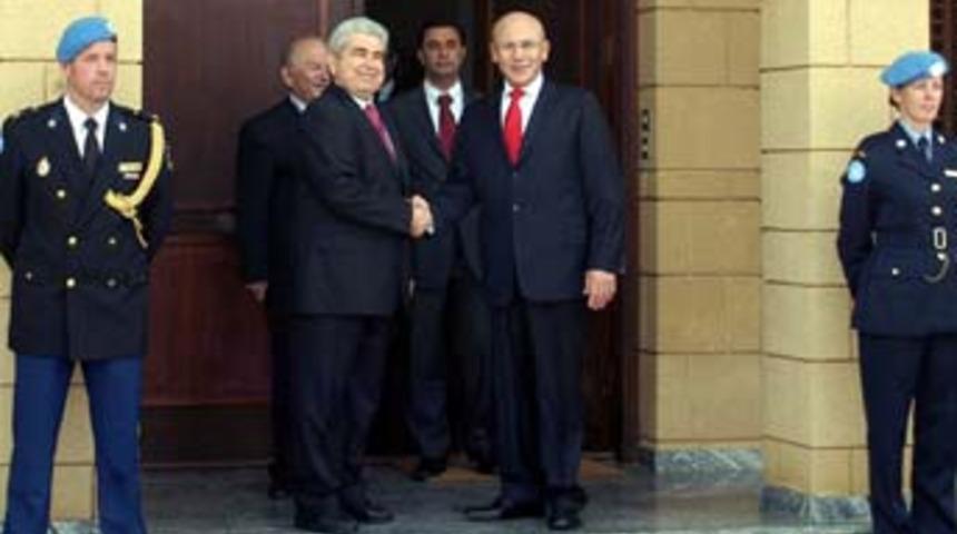 Kıbrıs'ta tarihi g&uuml;n, Lokmacı kapısı a&ccedil;ılıyor