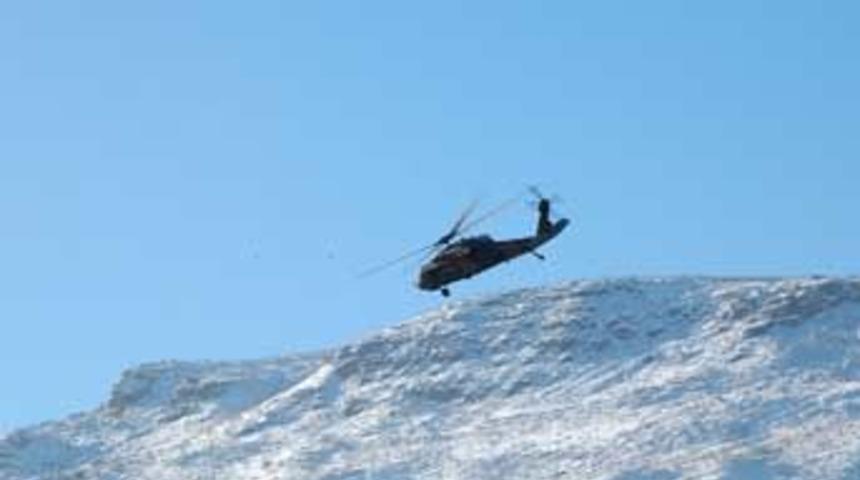 PKK'nın 1 T&uuml;rk helikopterini d&uuml;ş&uuml;rd&uuml;ğ&uuml; &ouml;ne s&uuml;r&uuml;ld&uuml;