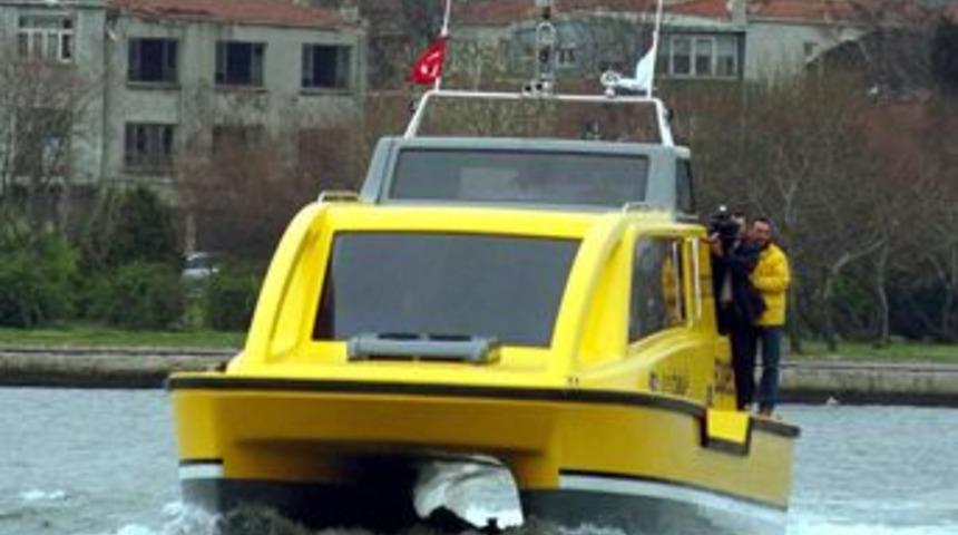 İstanbul'da ilk  deniz taksi  denize indirildi