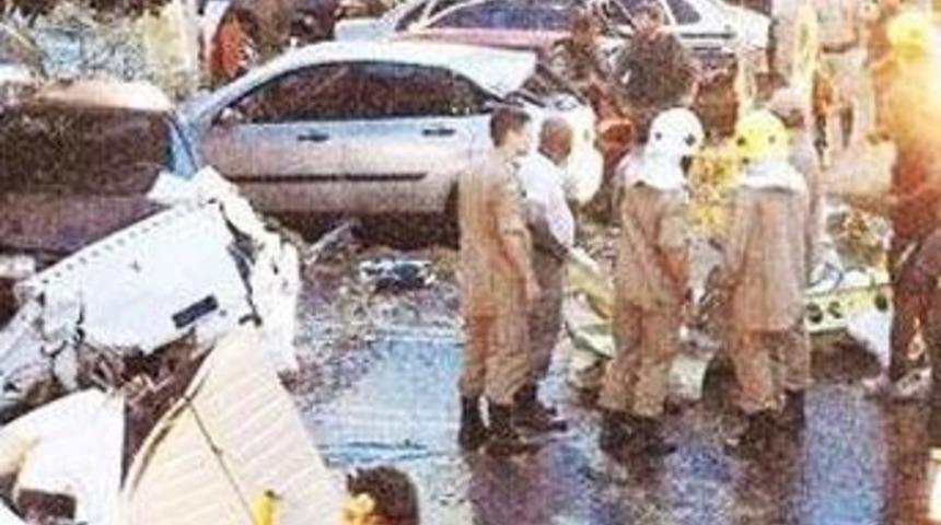 Kızıyla &ccedil;akıldı