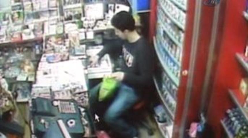 Kadın muhtar adayına bı&ccedil;aklı soygun