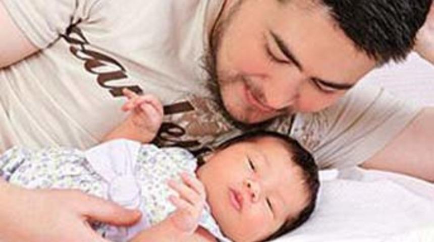 İşte hamile erkeğin bebeği