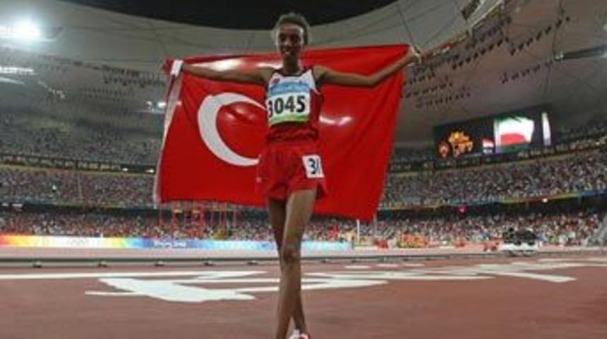 Elvan'dan bir madalya bir rekor