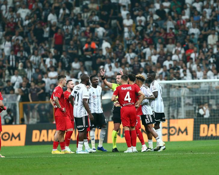 "VAR DEĞERLENDİREMİYOR"