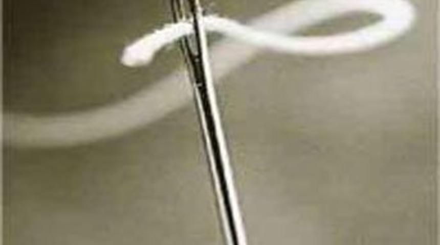 &Ouml;ğrencisinin g&ouml;z&uuml;n&uuml; iğne batırıp k&ouml;r etti