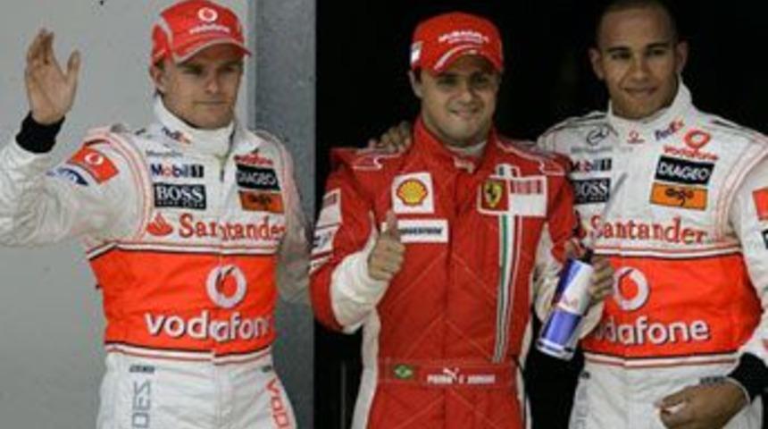 Formula heyecanı kaza ile başladı!