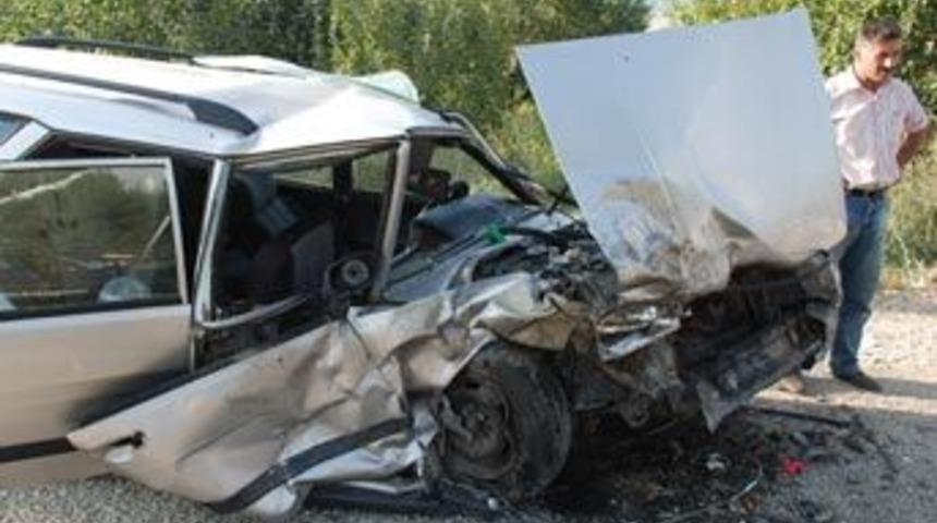 Hurdaya d&ouml;nen otomobilden sağ &ccedil;ıktılar