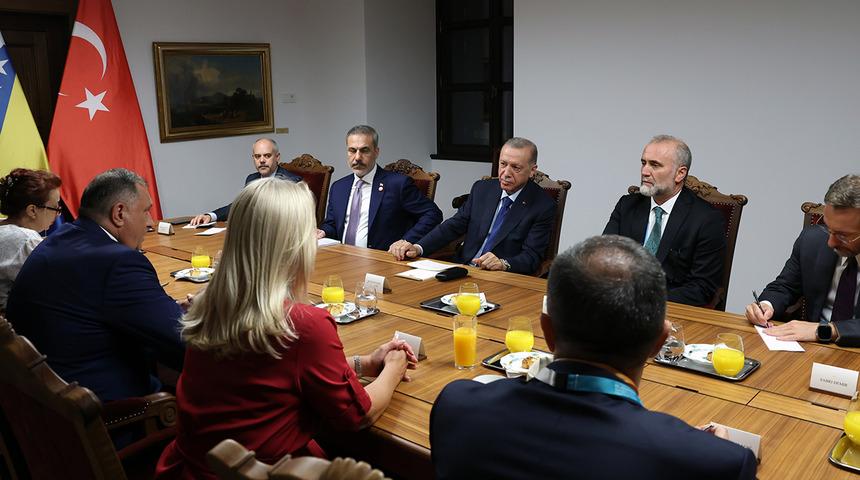 Cumhurbaşkanı Erdoğan'dan Budapeşte'de &ouml;nemli temas