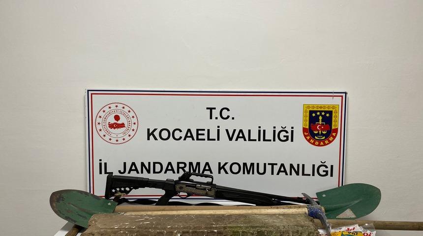 Kocaeli'de Roma dönemine ait lahit parçası ele geçirildi