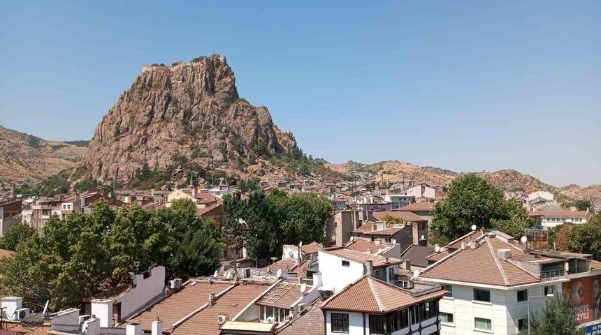 Afyonkarahisar yeni haftaya da sıcak havayla başladı