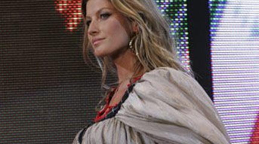 Rio Moda Haftası g&uuml;zeller şovu