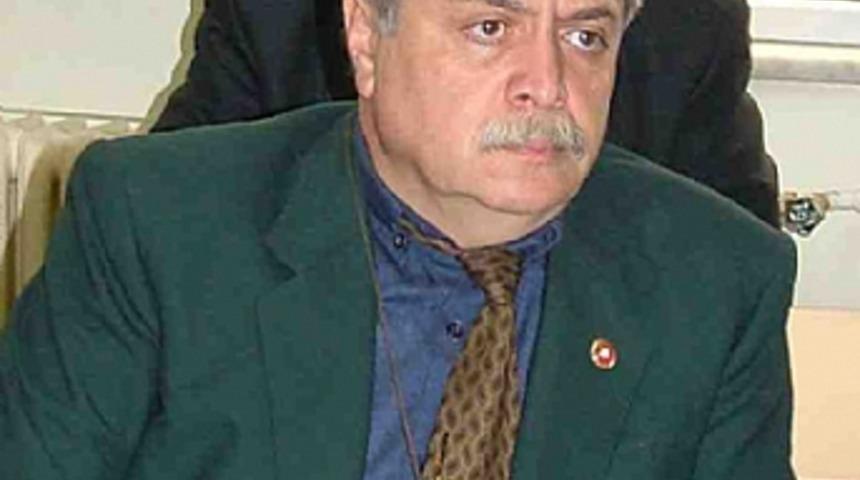 Eşi banyodayken bı&ccedil;akladılar