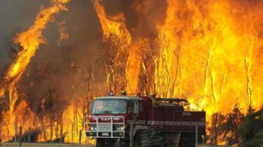 Avustralya &ouml;l&uuml;m&uuml;ne yanıyor!