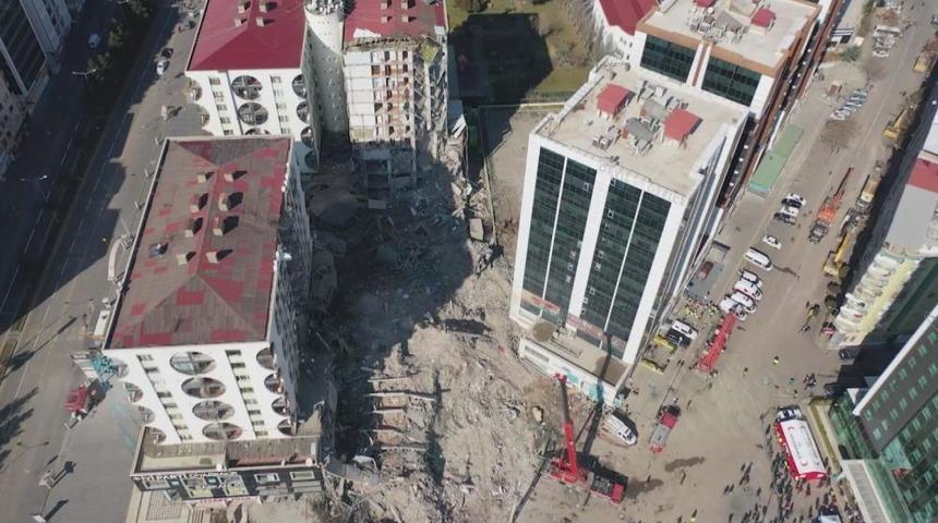 Deprem felaketinde 89 kişiye mezar olmuştu! Galeria Sitesi'nin müteahhitleri için istenen ceza belli oldu