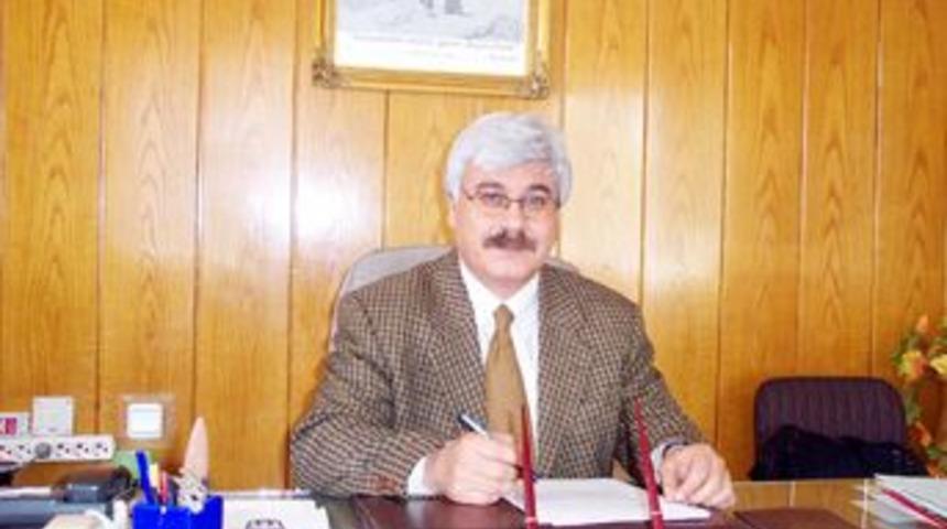 Okulda kalp krizi ge&ccedil;iren m&uuml;d&uuml;r &ouml;ld&uuml;