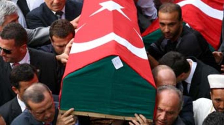 Patlamada &ouml;lenler toprağa verildi