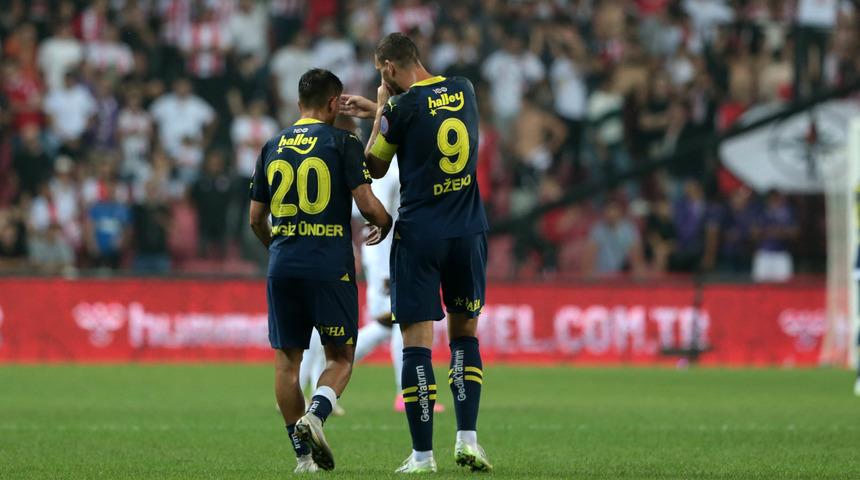 Son dakika: Fenerbah&ccedil;e'nin yeni transferi Cengiz &Uuml;nder ma&ccedil;a damgasını vurdu! Edin Dzeko'ya yaptığı asistle yine bir ilke imza attı...