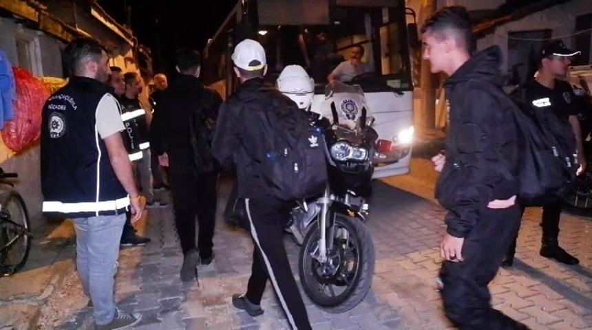 Edirne ka&ccedil;ak g&ouml;&ccedil;men operasyonu: 111 g&ouml;&ccedil;men yakalandı