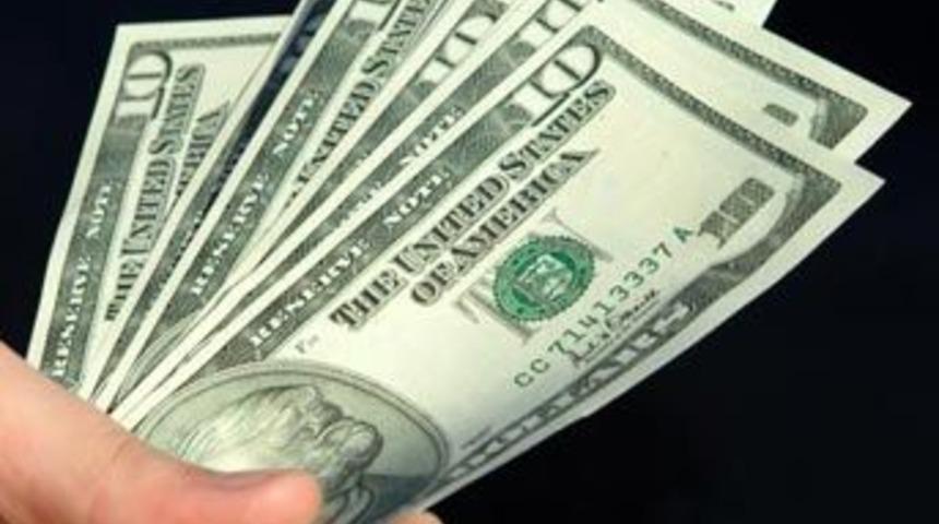 Dolar dibe vurdu, altın ve petrol rekor kırdı