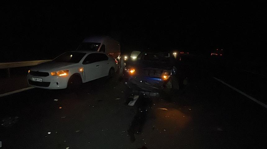 Anadolu Otoyolu'nda meydana gelen zincirleme trafik kazasında 6 kişi yaralandı