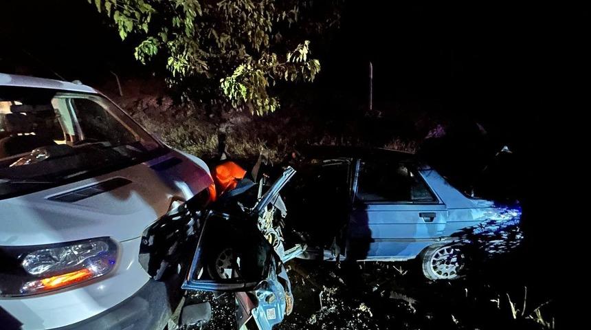 Şanlıurfa’da otomobil ile kamyonet çarpıştı: 2 yaralı