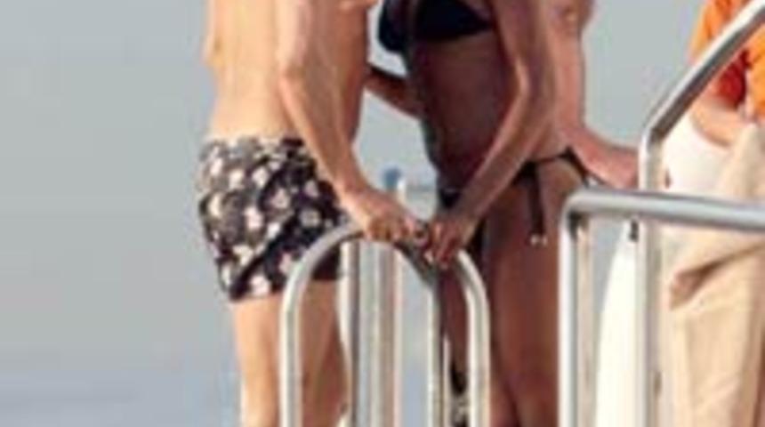 Naomi'nin d&uuml;nya umrunda değil!