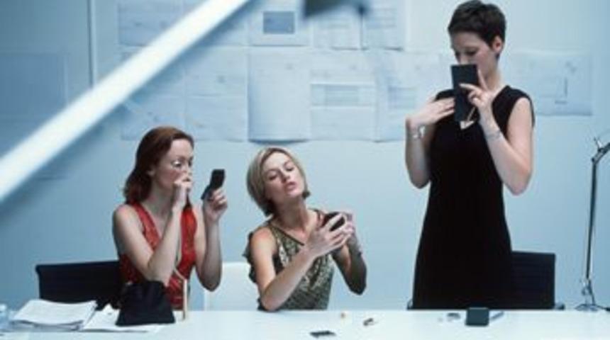 &Ccedil;alışanlara &ouml;zel makyajın incelikleri