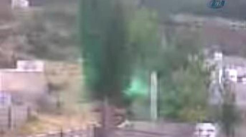 Mezarlıktaki yeşil ışık esrarını koruyor