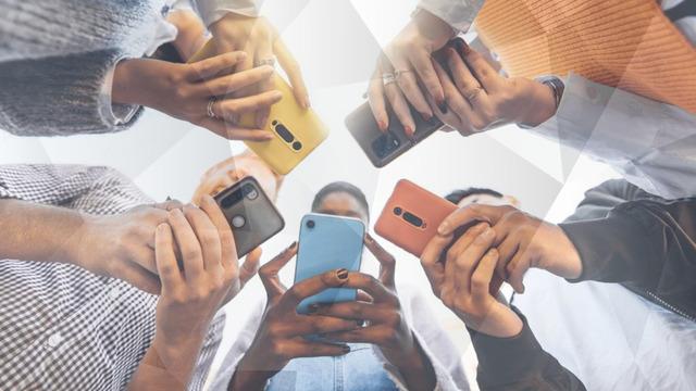 ÖĞRENCİYE VERGİSİZ TELEFON SON DAKİKA 2023: Öğrenciye vergisiz telefon şartları neler, ÖTV ve KDV'siz satış ne zaman? Bakan Şimşek açıkladı!