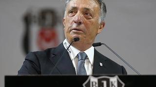 Beşiktaş - Pendikspor maçının 90+4. dakikasında olay! Önce saha karıştı, sonra tribünler yönetimi istifaya davet etti...