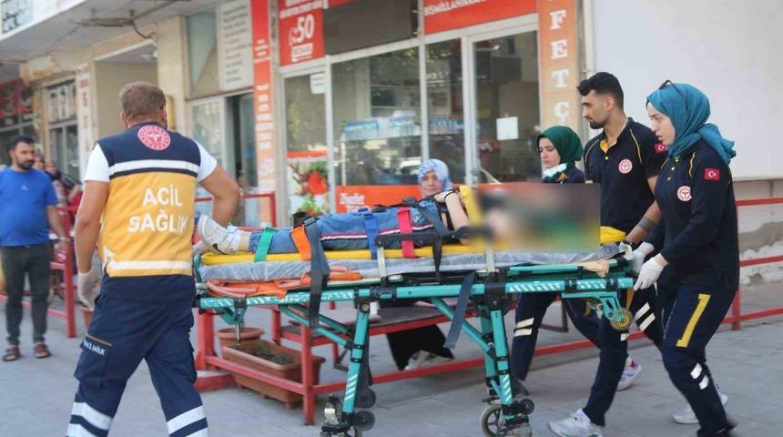 Birinci kattan atlayan genç kız yaralandı