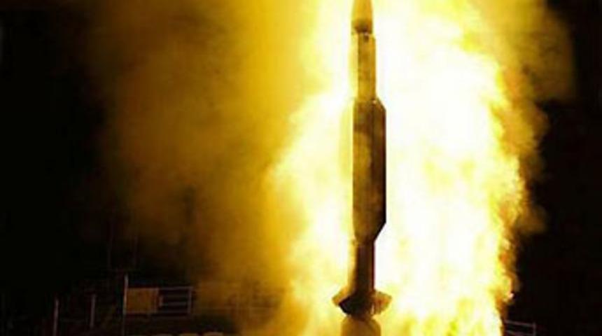 ABD, zehirli uyduyu vurdu