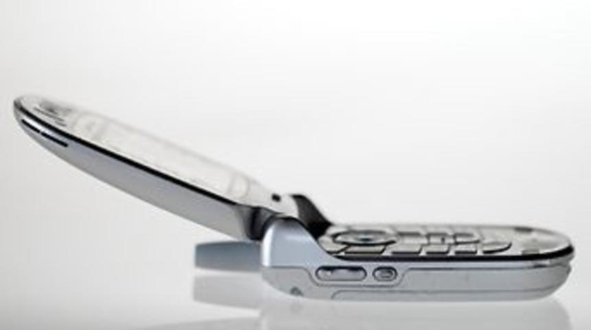 Cep telefonları hastalık sa&ccedil;ıyor