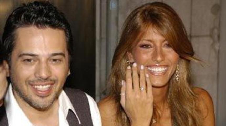 Emre, &Ccedil;ağla Şikel'i d&uuml;ğ&uuml;n&uuml;ne davet etti