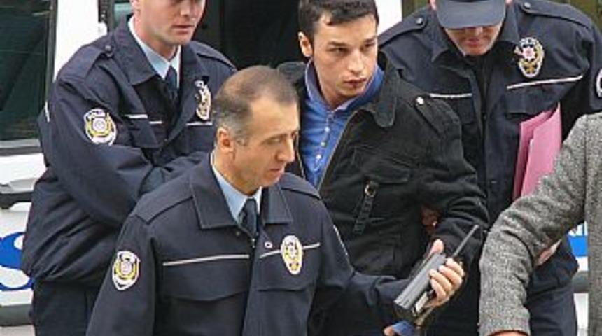 Yayaları ezen s&uuml;r&uuml;c&uuml; tutuklandı