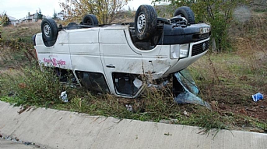 Tekirdağ'da &ouml;ğrenci servisi devrildi