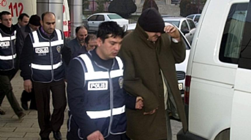 El bombalı ehliyet şebekesi &uuml;yeleri adliyeye sevk edildi