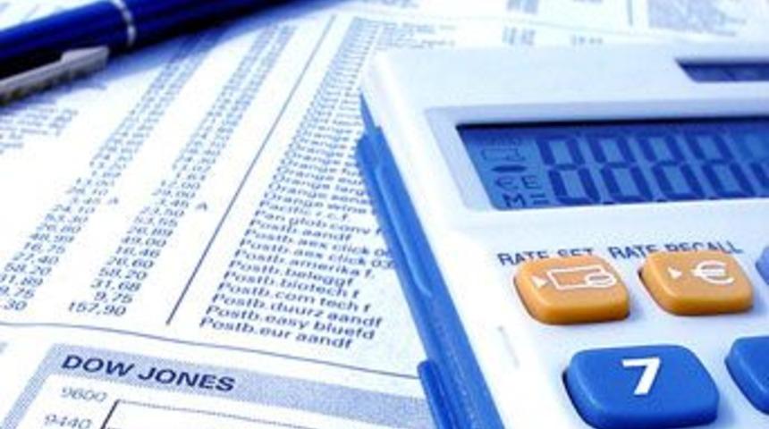 B&uuml;t&ccedil;ede 9.4, faiz dışıda 4.4 milyar YTL a&ccedil;ık