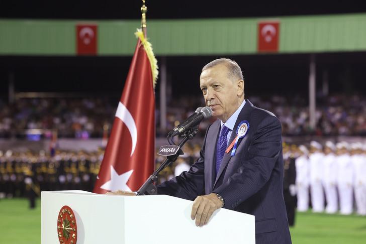 SON DAKİKA| Cumhurbaşkanı Erdoğan: 'Türkiye'yi mülteci akınıyla köşeye sıkıştırma çabalarını boşa çıkarıyoruz'