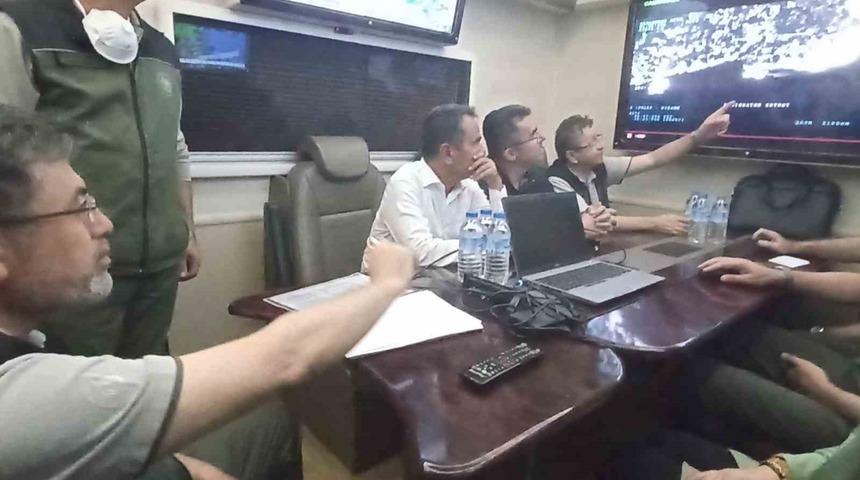 Tarım ve Orman Bakanı Yumaklı yangından etkilenen k&ouml;yleri ziyaret etti