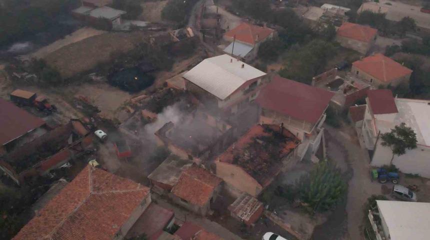 &Ccedil;anakkale yangınının bilan&ccedil;osu g&uuml;n&uuml;n ilk ışıklarıyla ortaya &ccedil;ıktı