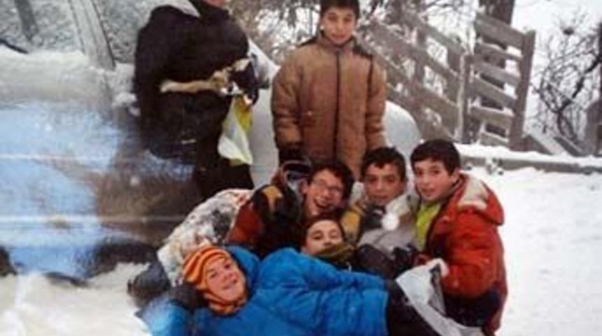 Ailesini yanmaktan kurtaran &ccedil;ocuk kendisini kurtaramadı