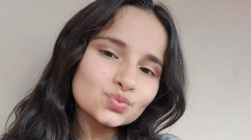 Arkadaşına el sallamak için otobüsün camından sarktı! Kafasını beton direğe çarparak hayatını kaybetti