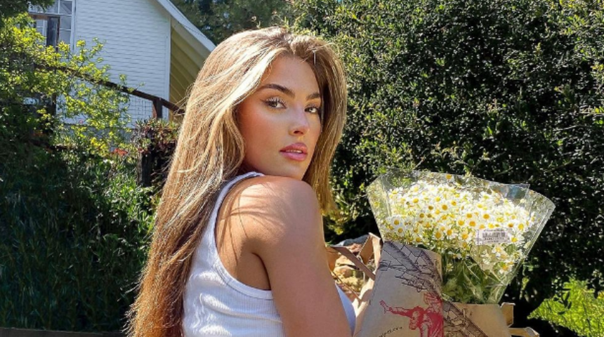 Sosyal medya fenomeni Julia Sandoval piknik tarzıyla yine gündemde! “Giymeseydin de olurmuş”