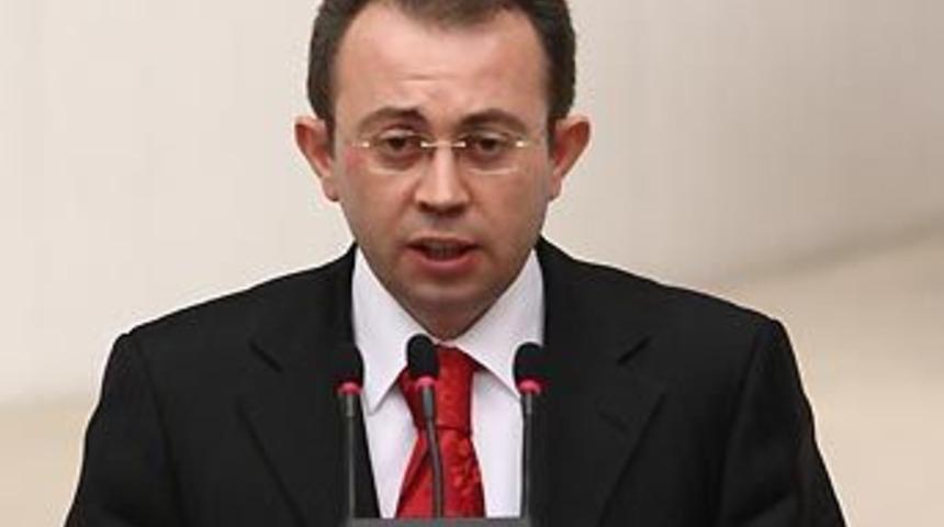 AKP'de ilk "Şener" istifası