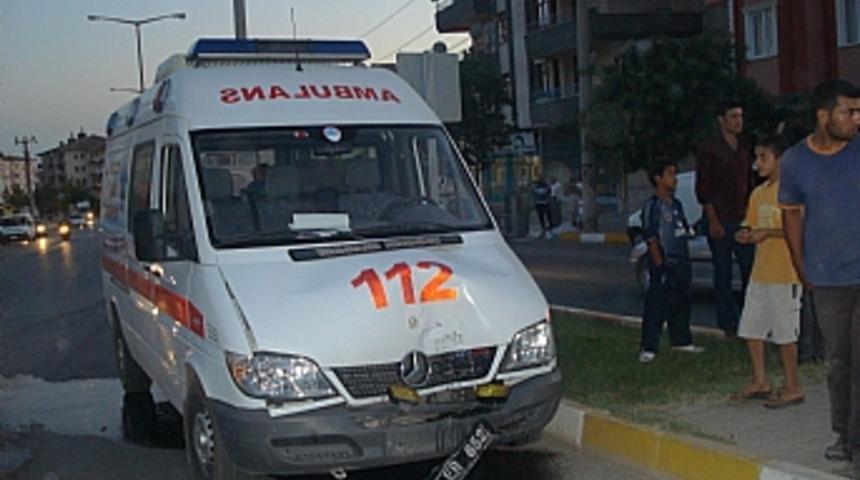 Komiser kalp krizi ge&ccedil;irdi, ambulansı kaza yaptı