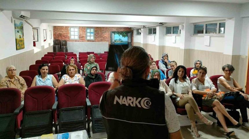 Mersin&rsquo;de &rsquo;En iyi narkotik polisi: Anne&rsquo; eğitimleri devam ediyor