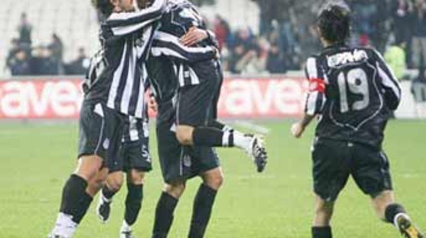 Beşiktaş'a "renklerini değiştir" &ouml;nerisi